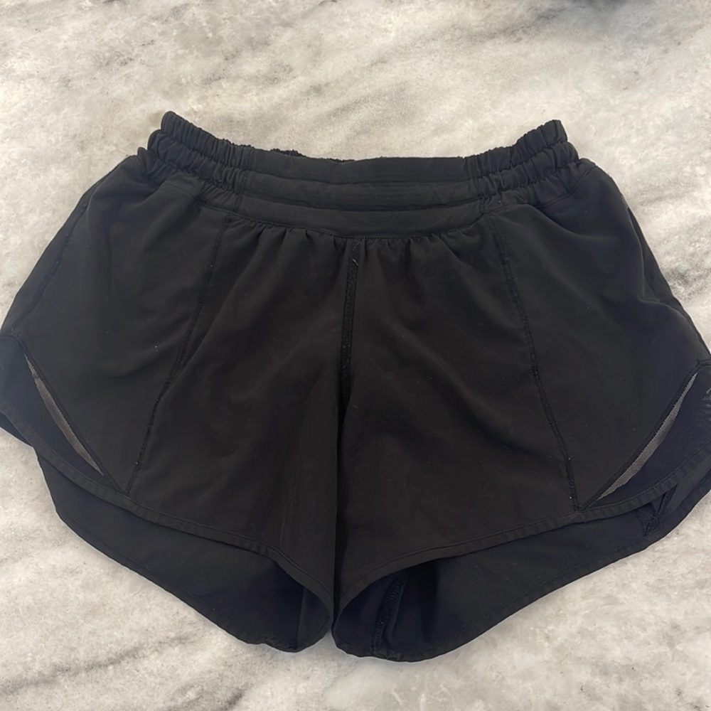 Lululemon Hotty Hot Low-Rise Lined Short 4"